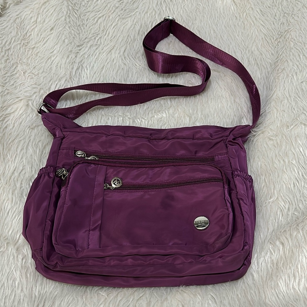 Jielshi purple traveling purse